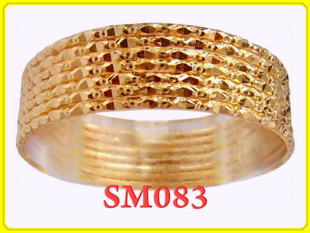 SM083